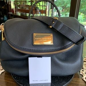 MARC JACOBS BLACK LEATHER CROSSBODY